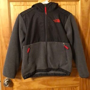 Boys The North Face jacket. Good used condition.